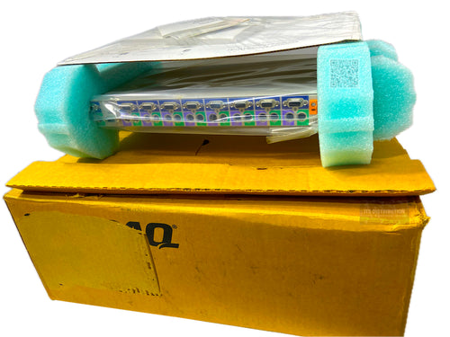 400542-B21 I Open Box HP Compaq KVM 2 x 8P PS/2 USB Switch 48 VDC 147093-001